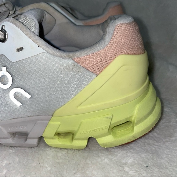 On Cloud Cloudflyer 4 Training, White and Lime Sneakers, Size 7.5 - Picture 2 of 9